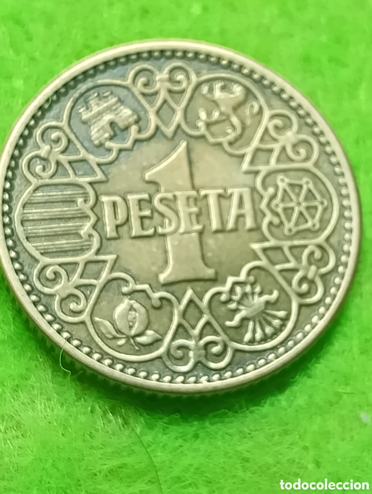 Monedas Franco: Una peseta de 1944 en excelente estado