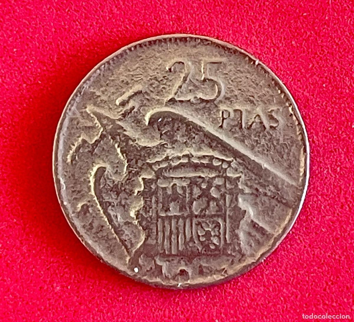 Monedas Franco: 25 PESETAS A&Ntilde;O 1957 , con apariencia extra&ntilde;a