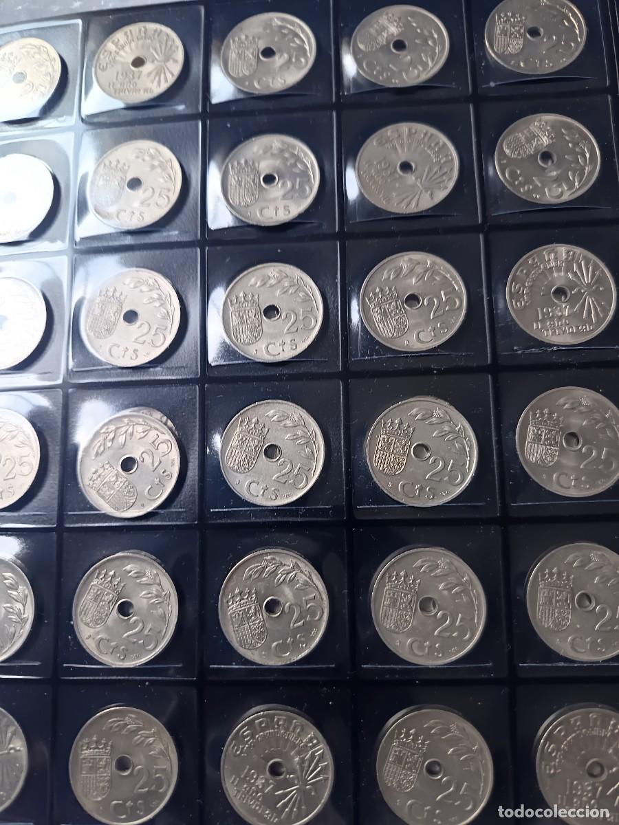Moedas Franco: &Aacute;lbum con 327 monedas de 25 c&eacute;ntimos 1937 y 2,50 pesetas 1953