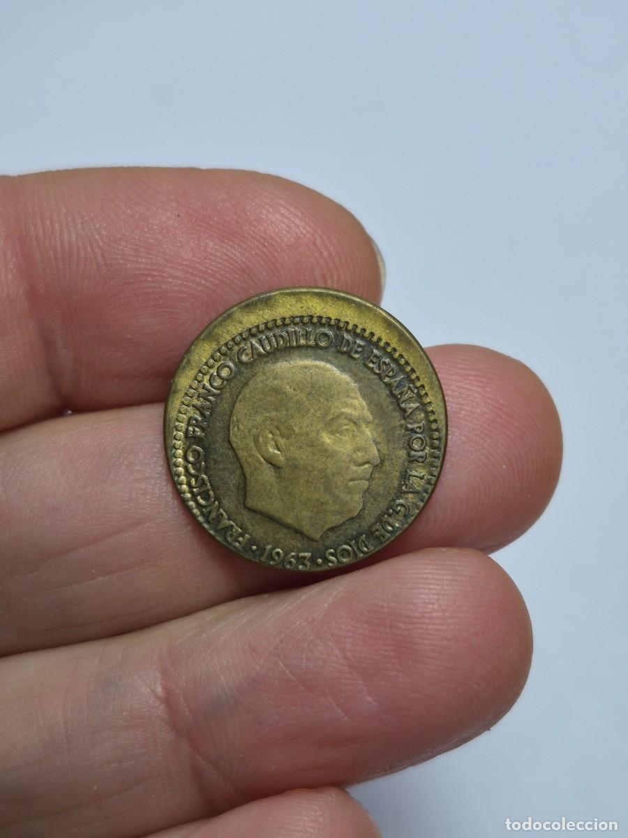 Monedas Franco: NT/ ESTADO ESPA&Ntilde;OL 1 PESETA 1963 *63 ERROR ACU&Ntilde;ACION MUY DESPLAZADA (E552)