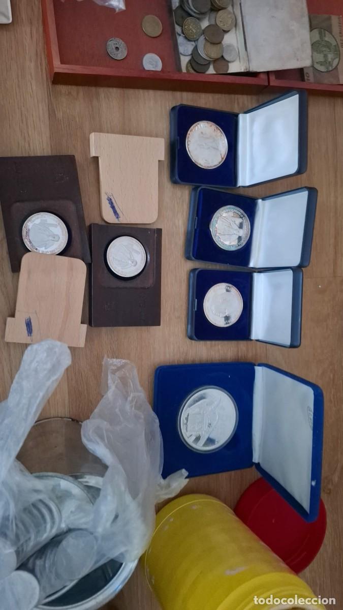 Monedas Franco: Se vende lote de 6 monedas de plata pura (5 monedas de una onza y 1 moneda de 5 onzas)