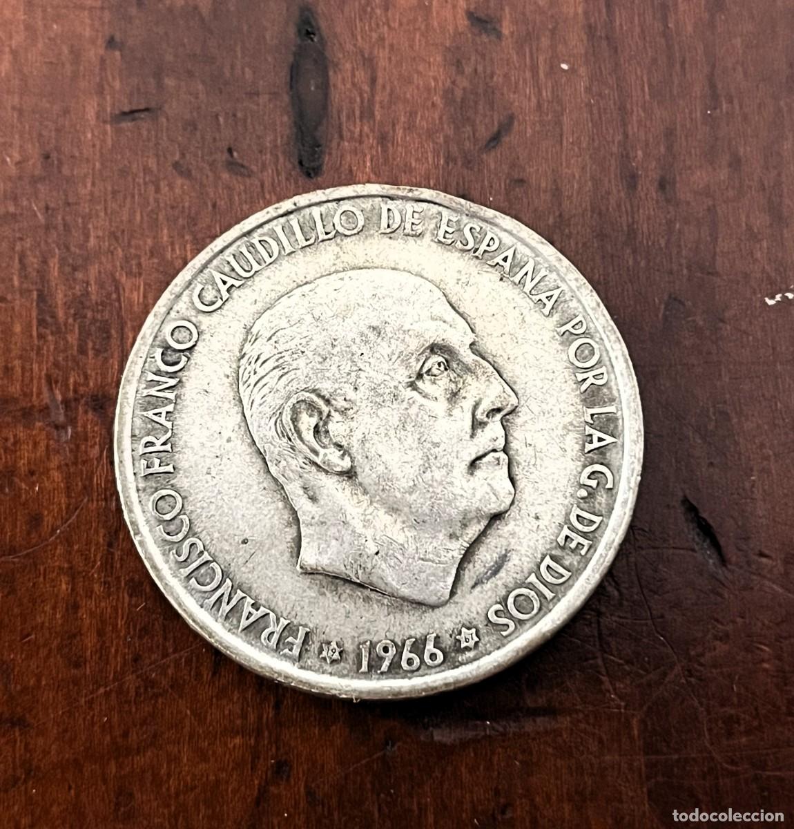 Monedas Franco: Moneda 100 ptas. Francisco Franco 1966, estrella 67, buen estado, antigua y rara