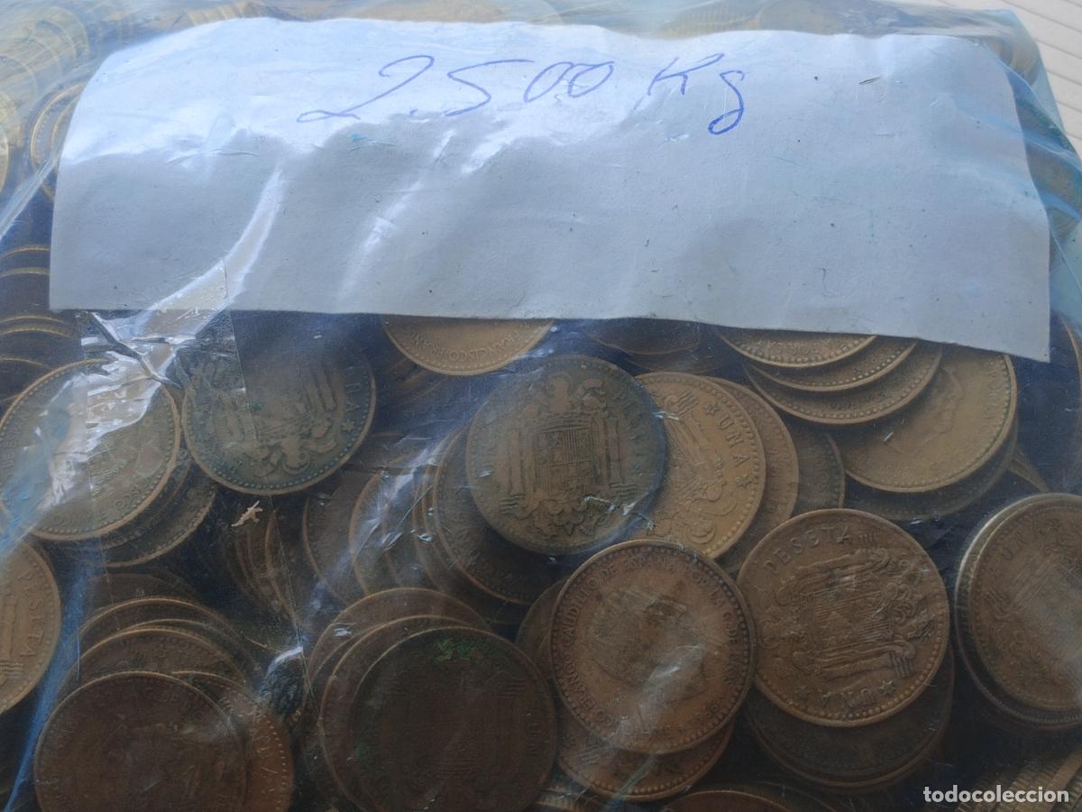 Monedas Franco: 2,5 kilos de pesetas rubias de franco