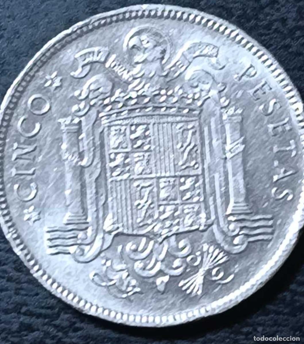 Monedas Franco: Moneda de 5 pesetas de 1949. *49 - Foto 3