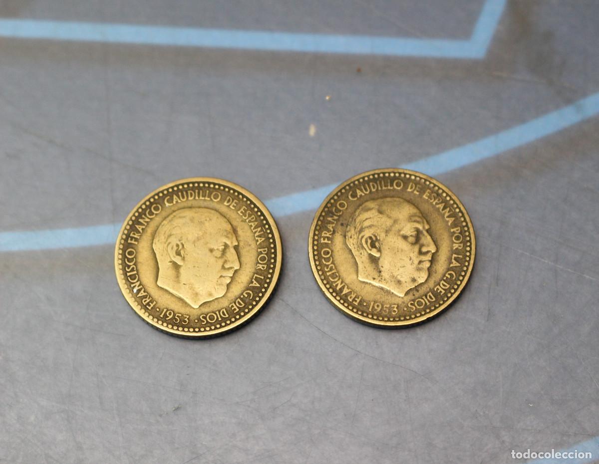 Monedas Franco: 13. 2 Monedas de 1 peseta 1953 (una peseta). *54, *60