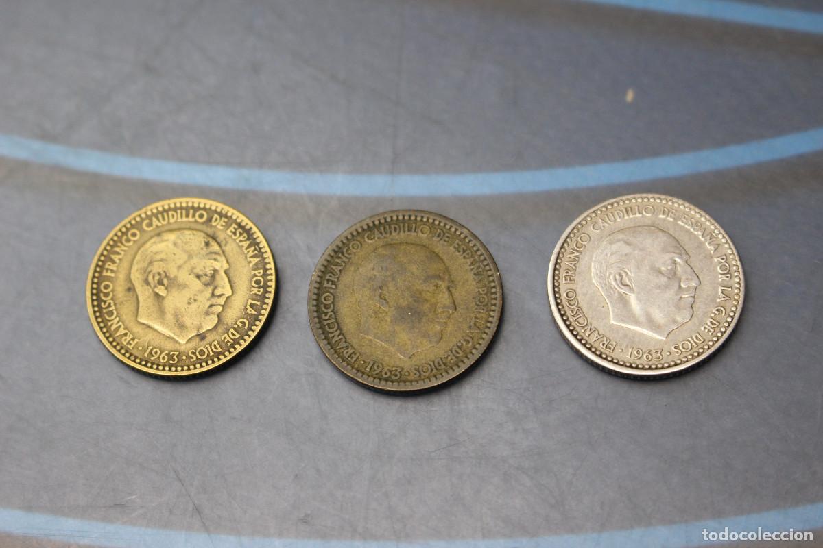 Monedas Franco: 14. 3 Monedas de 1 peseta 1963 (una peseta).