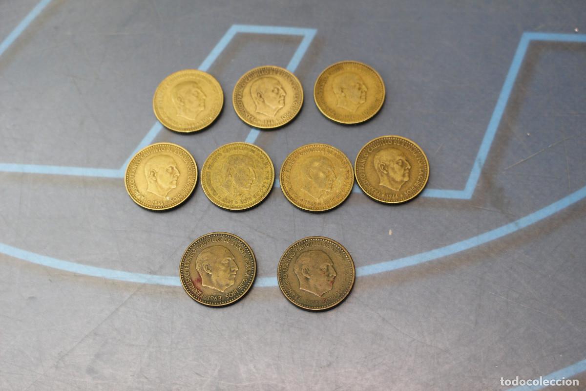 Monedas Franco: 15. 9 Monedas de 1 peseta: 1 x 1953 *56, 1 x 1963 *64, 7 x 1966 (una peseta).