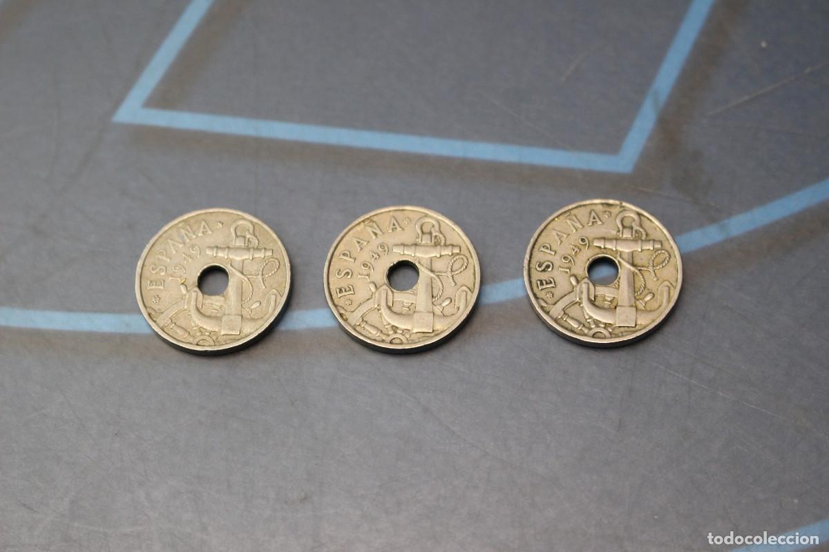 Monedas Franco: 15. 9 Monedas de 1 peseta: 1 x 1953 *56, 1 x 1963 *64, 7 x 1966 (una peseta).