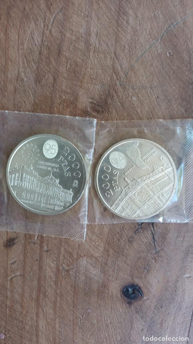 Monedas Franco: Dos monedas de plata de 2000 pesetas | diferentes conmemoraciones