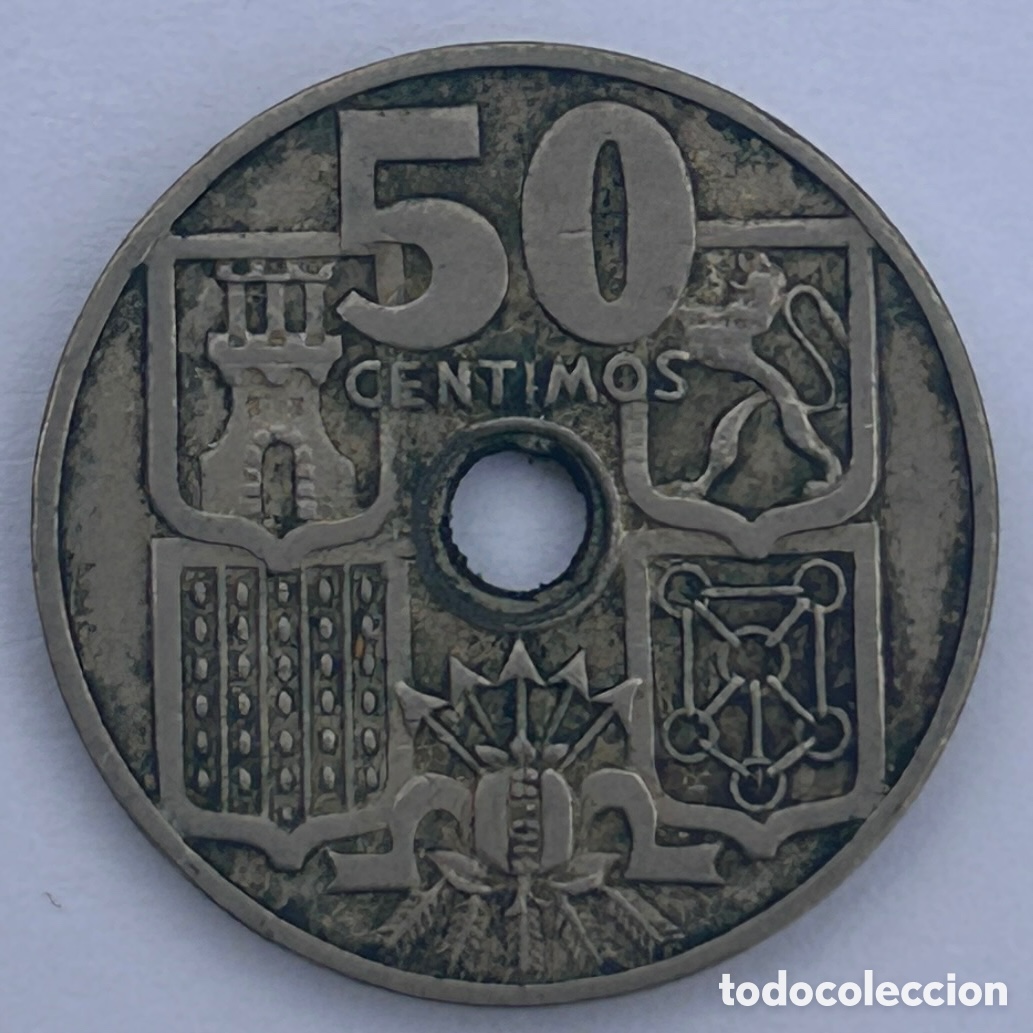 M&uuml;nzen unter Franco: 50 c&eacute;ntimos 1949 (*51). Francisco Franco. Agujero peque&ntilde;o.