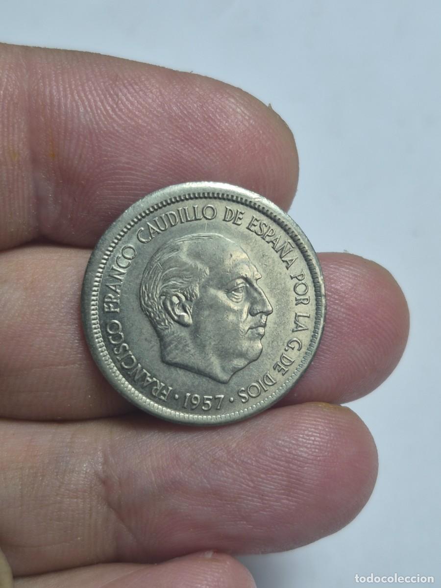 Monedas Franco: NT/ ERROR ACU&Ntilde;ACION 5 PESETAS FRANCO DESPLAZADA Y CANTO MAL ACU&Ntilde;ADO (E1292)