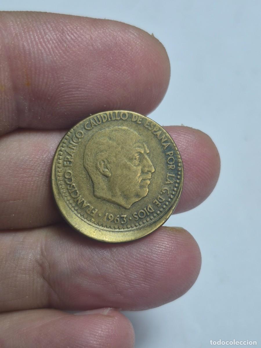 Monedas Franco: NT/ ERROR ACU&Ntilde;ACION 1 PESETA FRANCO MUY DESPLAZADA (E1294)