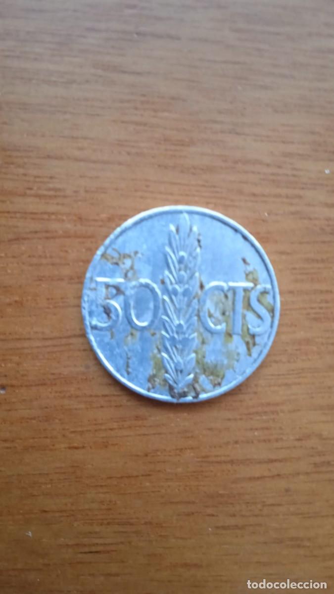Monedas Franco: Moneda de 50 c&eacute;ntimos, con manchas met&aacute;licas. 1966.