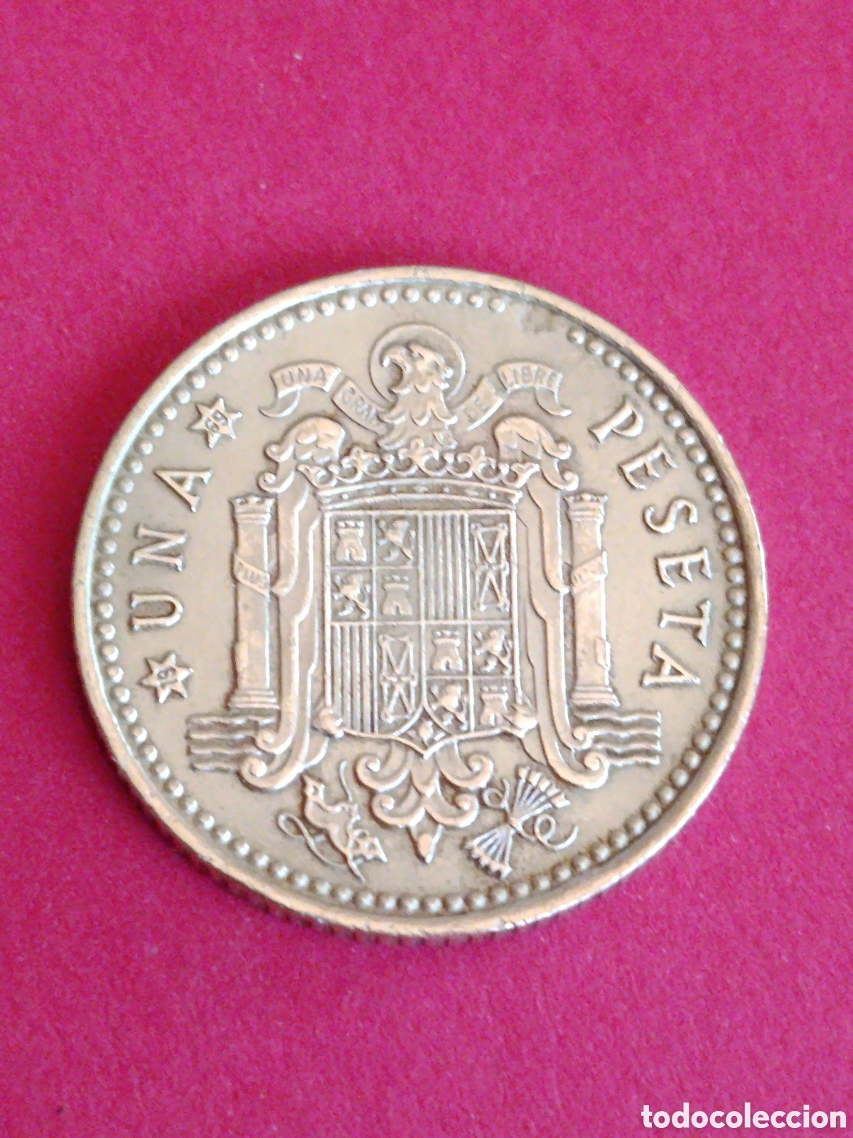 Monedas Franco: ESTADO ESPA&Ntilde;OL. 2 PESETA DE 1966*69* ERROR. FALTAN PERLAS EN LA GRAFILA. BONITA