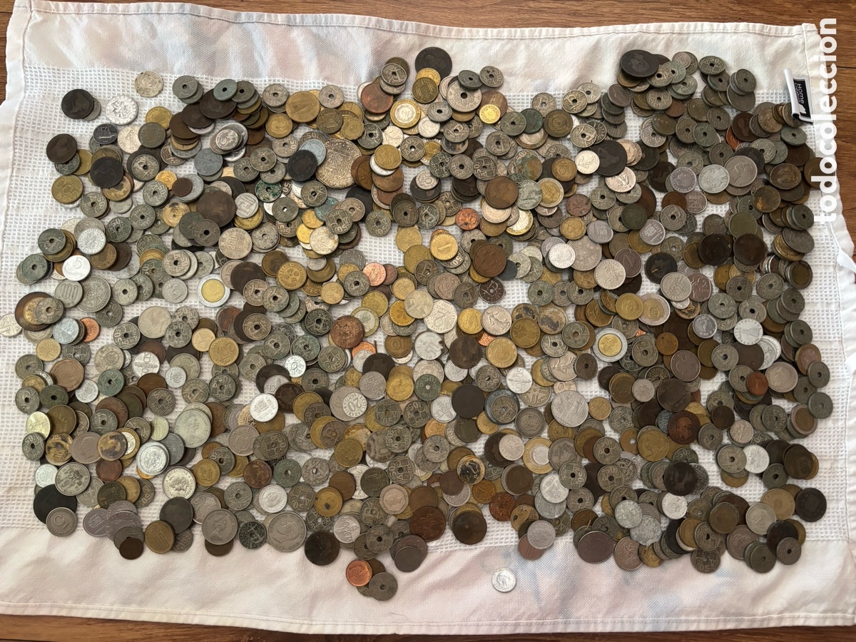 Monedas Franco: Lote de monedas variadas de todo el mundo