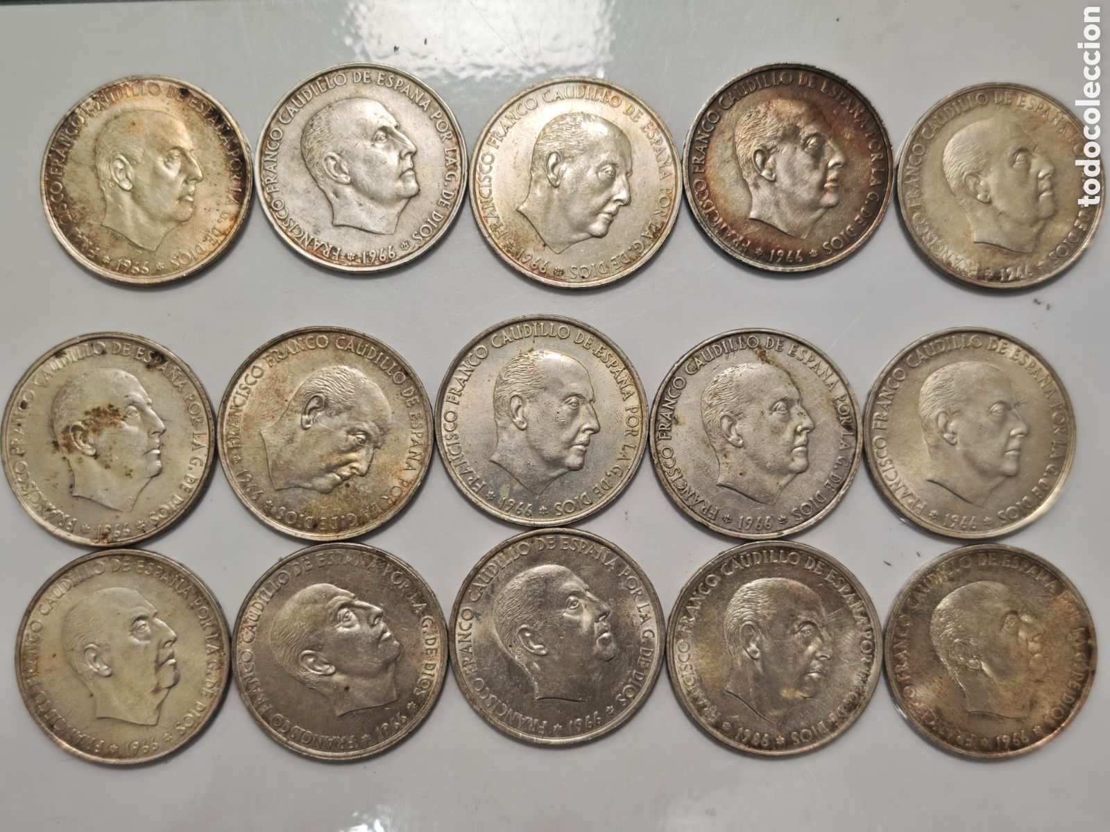 Monedas Franco: 15 monedas de franco 100 pesetas plata.
