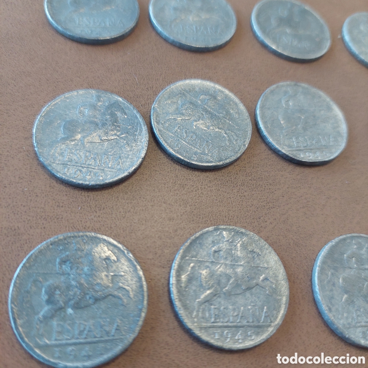 Monedas Franco: 12 monedas 10 cent 1945.