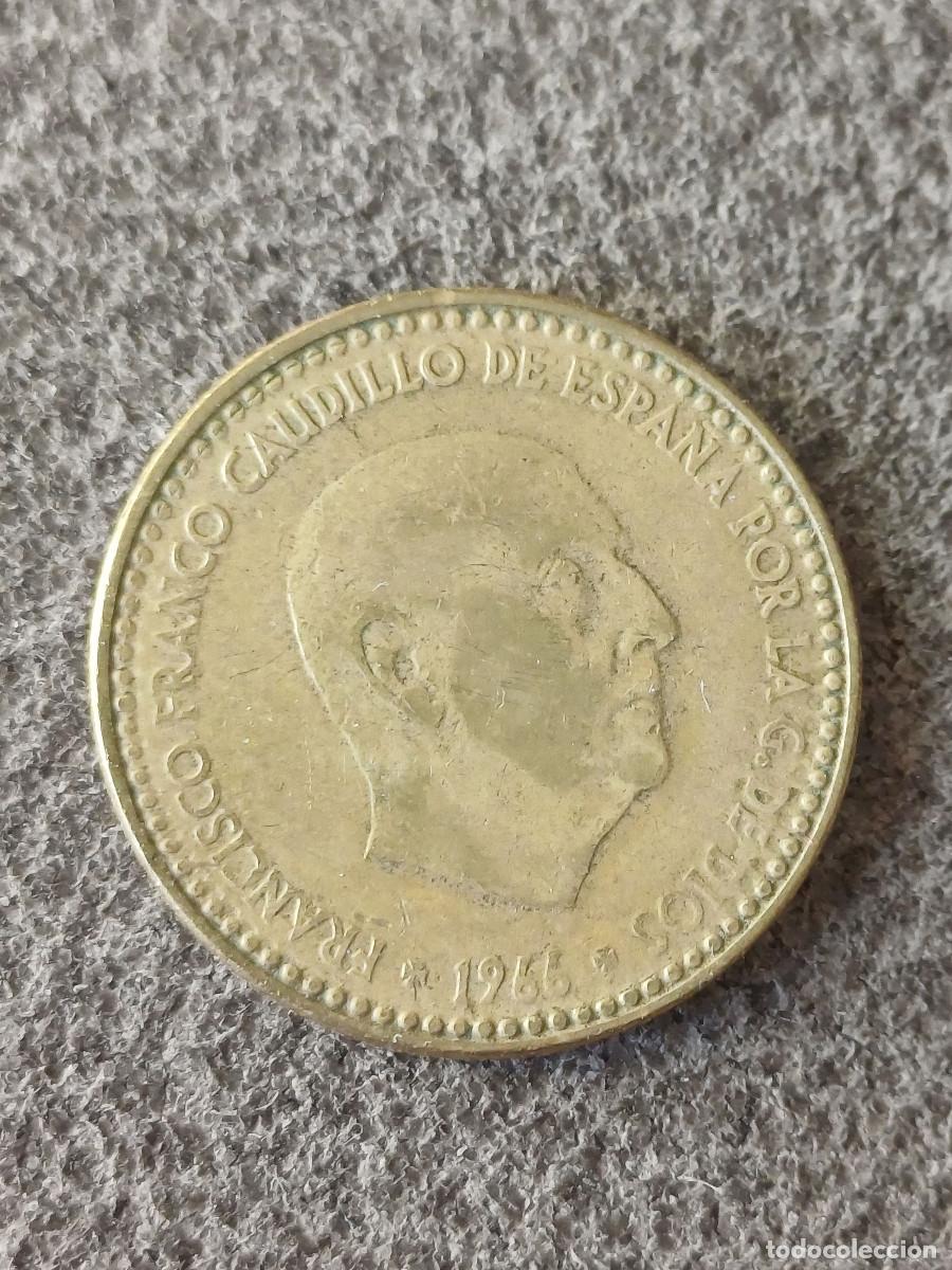 Monedas Franco: moneda de 1 peseta de Franco 1966 estrella 67. En excelentes condiciones