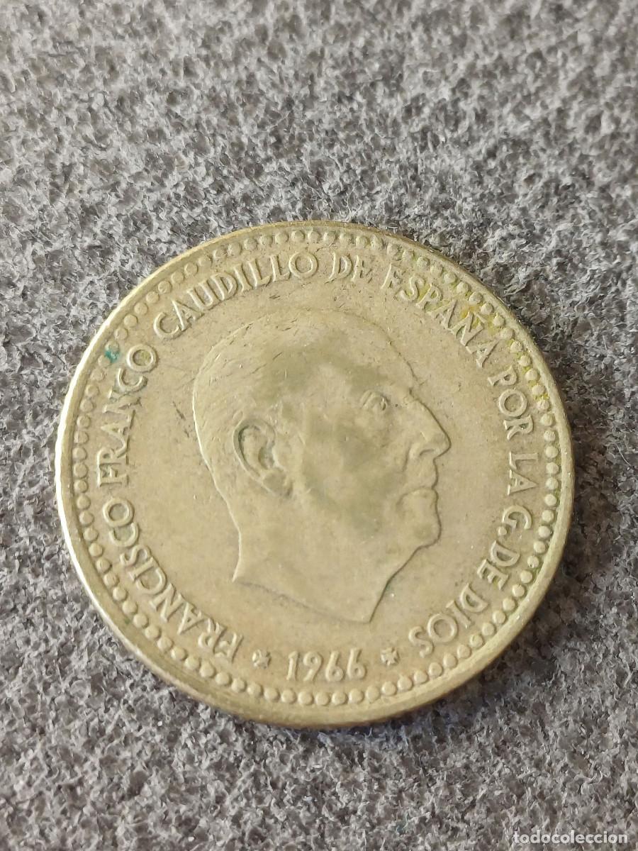 Monedas Franco: Moneda de 1 peseta de la &eacute;poca de Francisco Franco de 1966 estrella 68.
