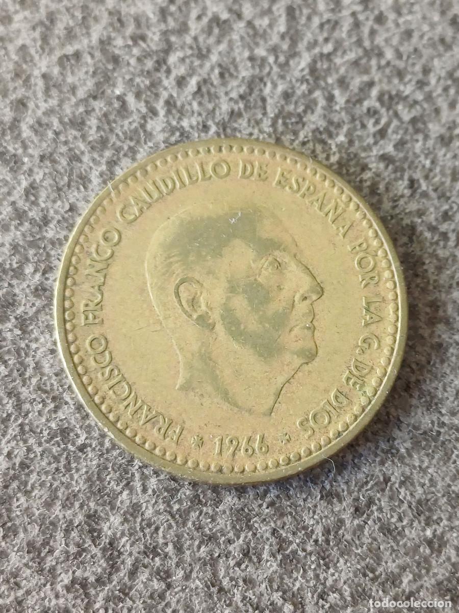 Monedas Franco: Moneda de 1 peseta de la &eacute;poca de Francisco Franco de 1966 estrella 69.