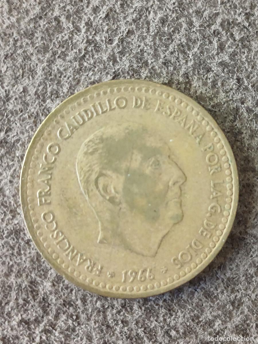 Monedas Franco: Moneda de 1 peseta de la &eacute;poca de Francisco Franco de 1966 estrella 71. En muy buen estado.