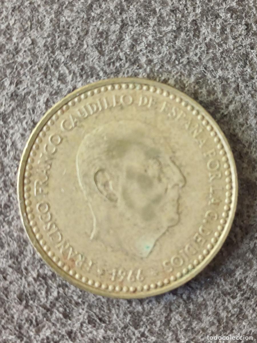 Monedas Franco: Moneda de 1 peseta de la &eacute;poca de Francisco Franco de 1966 estrella 72. En excelente estado.