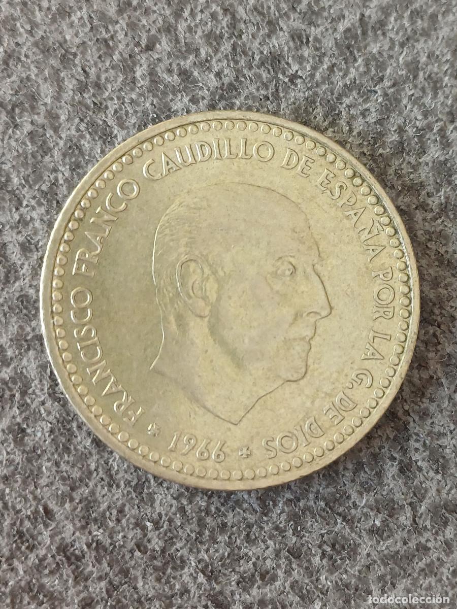 Monedas Franco: Moneda de 1 peseta de la &eacute;poca de Francisco Franco de 1966 estrella 73. En excelente estado.