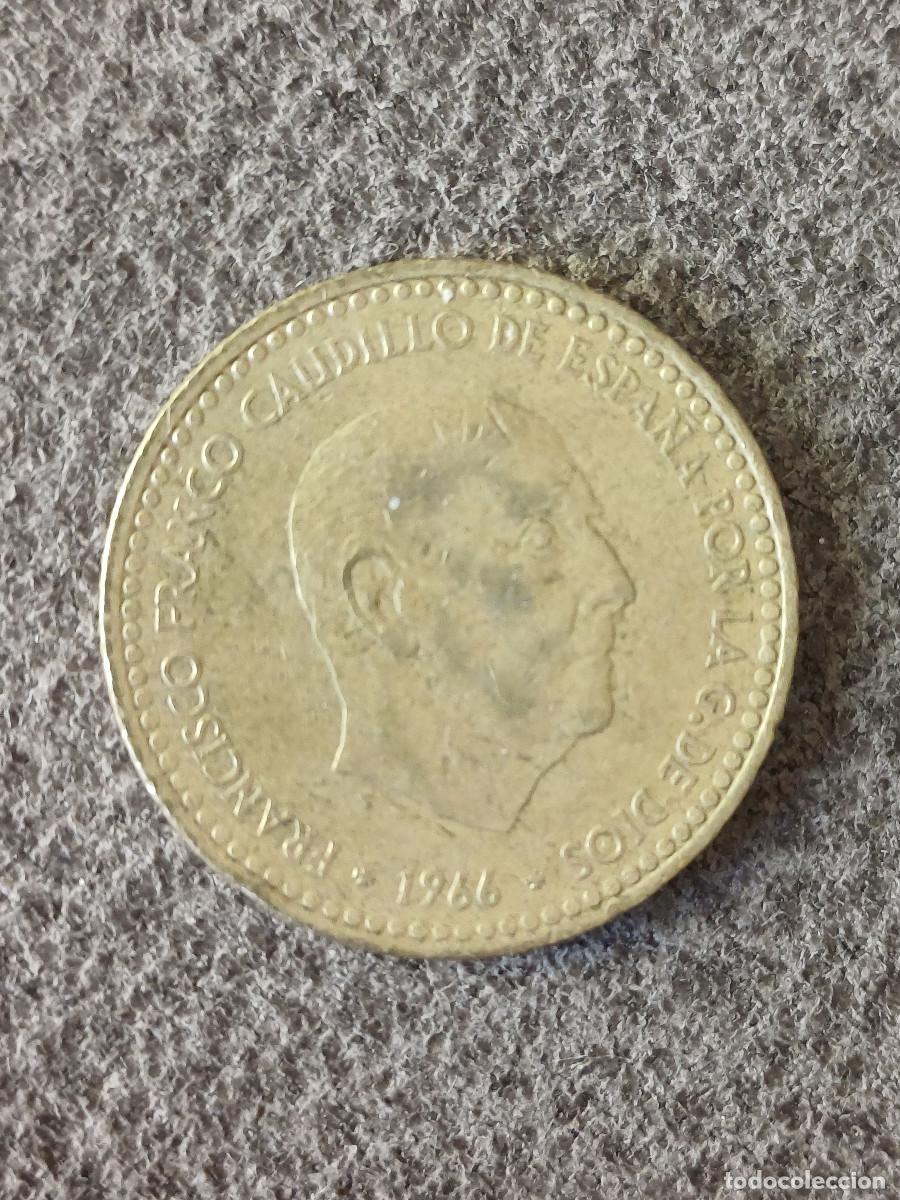 Monedas Franco: Moneda de 1 peseta de la &eacute;poca de Francisco Franco de 1966 estrella 74. En excelente estado.