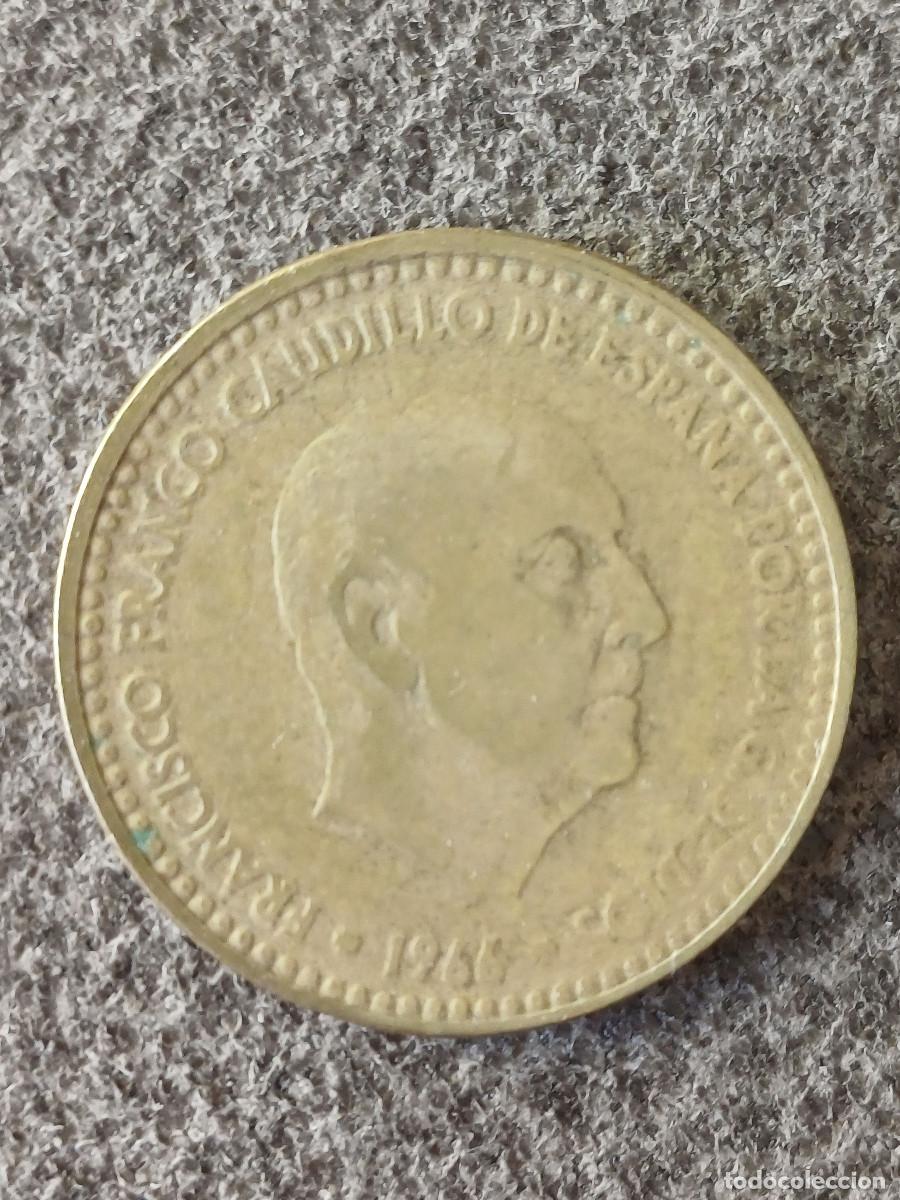 Monedas Franco: Moneda de 1 peseta de la &eacute;poca de Francisco Franco de 1966 sin n&uacute;meros en ambas estrellas. Rara.