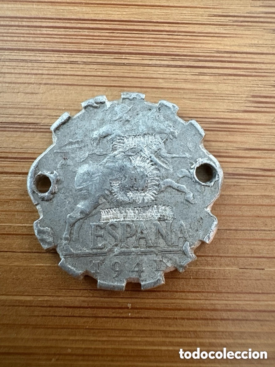 Monedas Franco: Moneda perforada de 5 c&eacute;ntimos de 1941 aluminio (A15)