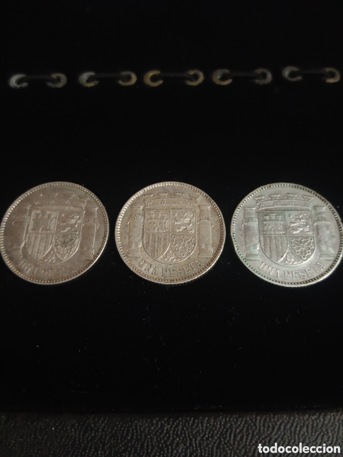 Moedas Franco: Tres monedas de plata en estado perfecto