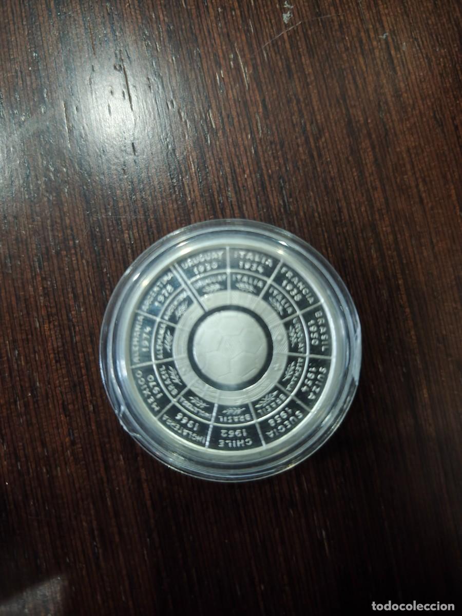 Monedas Franco: MONEDA CALENDARIO MUNDIAL DE FUTBOL 1930-1982 PROOF EN PLATA