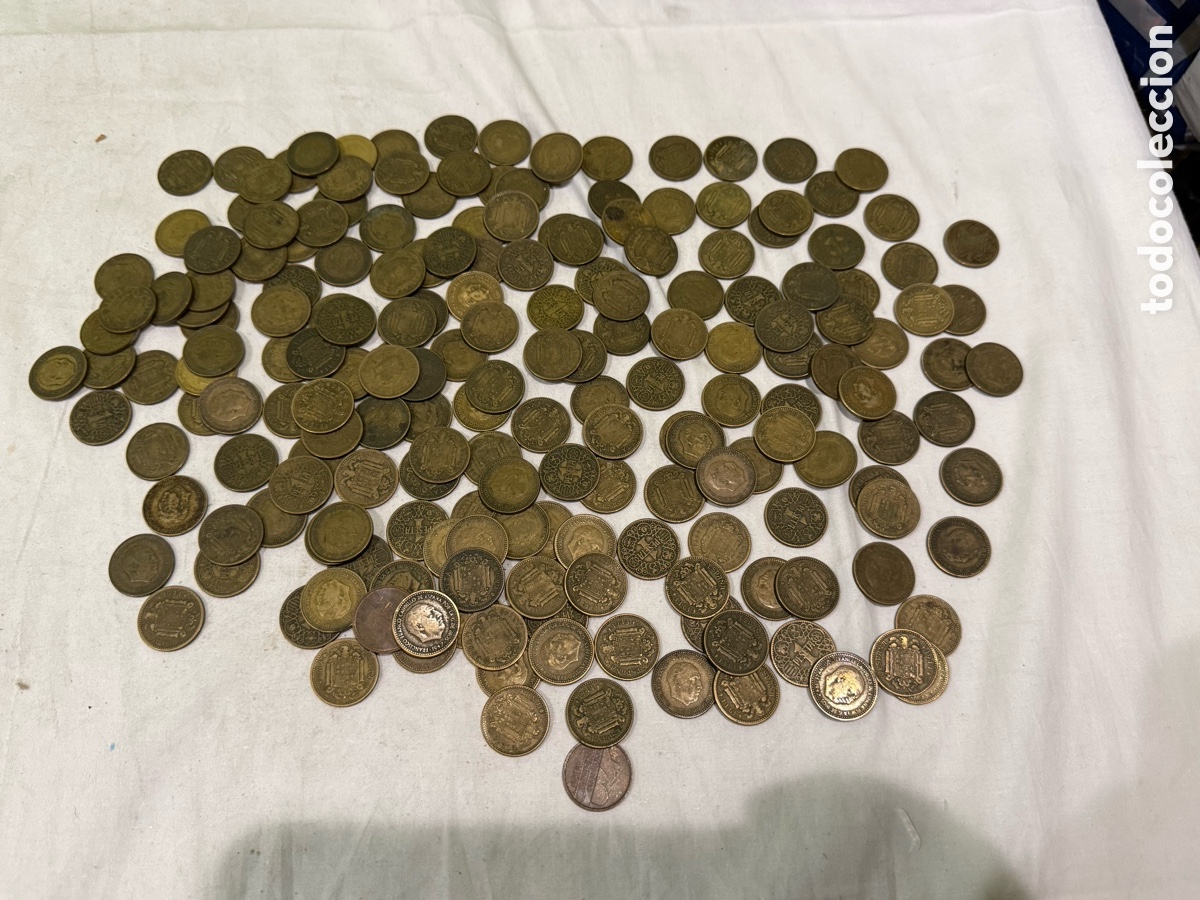 Monedas Franco: Gran Lote de 200 Monedas de 1 Peseta de Franco &ndash; 1944, 1947, 1953, 1963 y Variantes