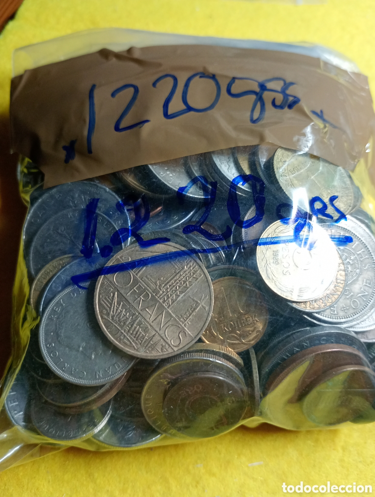 Monedas Franco: 1.220 gramos de monedas espa&ntilde;olas y extranjeras. Variadas