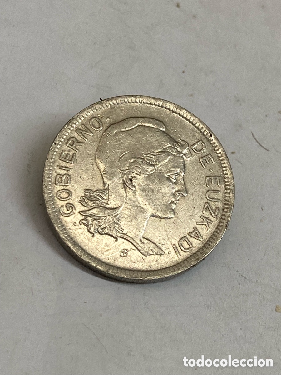 Monedas Franco: moneda de 2 peseta de 1937 del Gobierno de Euzkadi, emitida durante la Guerra Civil Espa&ntilde;ola