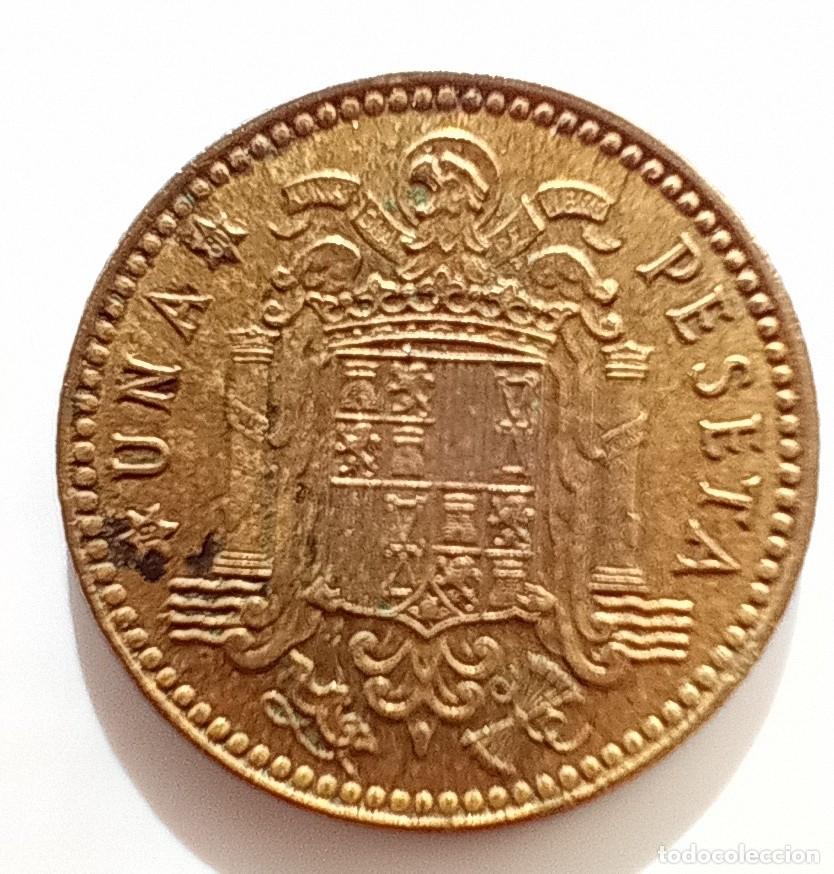 Monedas Franco: lote de cinco monedas de 1 peseta. Espa&ntilde;a. a&ntilde;o 1975