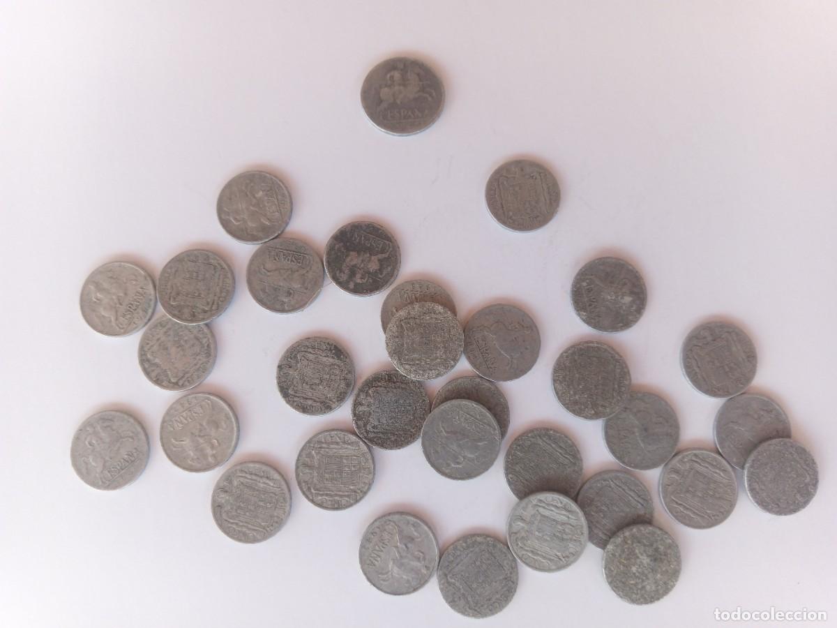 Monedas Franco: 31 Perras chicas y una gorda