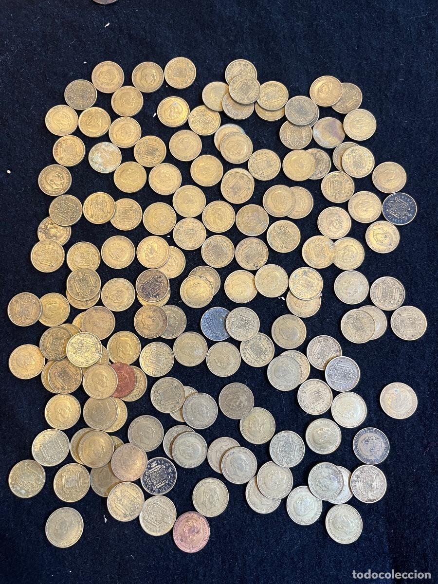 Franco Coins: Lote de m&aacute;s de 130 monedas de 1 Peseta Francisco Franco &ndash; Estado Espa&ntilde;ol &ndash; A&ntilde;os 1947-1966 aprox.