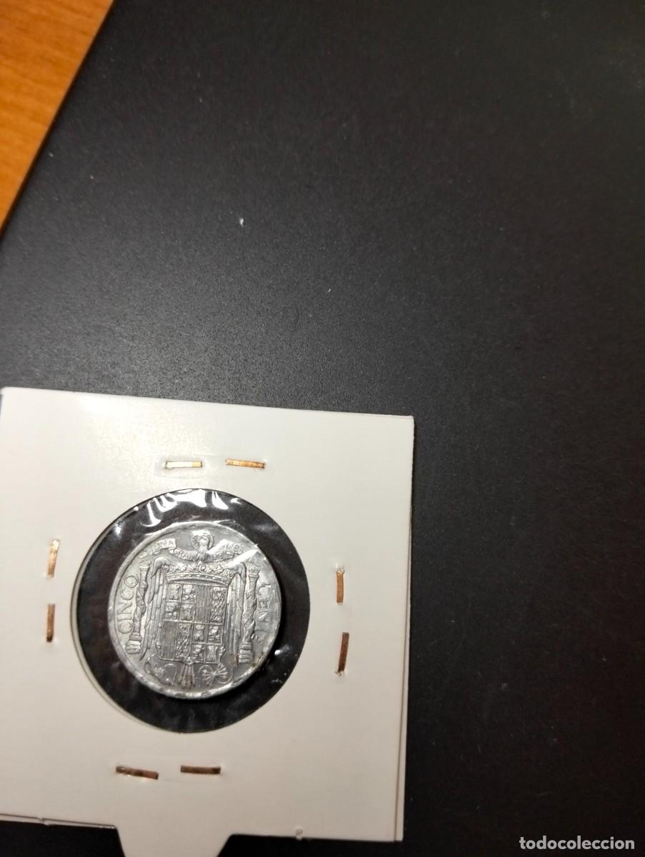 Monedas Franco: Monedas de 5 c&eacute;ntimos aluminio 1940 - Foto 2