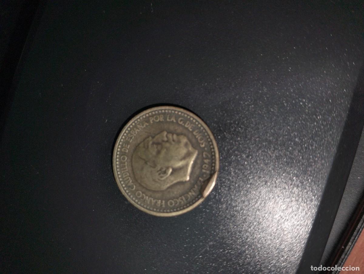 Monedas Franco: Monedas de una peseta con exceso de metal en el canto