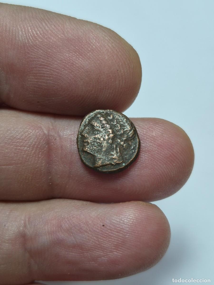 Monedas Grecia antigua: NT/ PEQUE&Ntilde;O BRONCE GRIEGO SIRACUSA SICILIA APOLO/TRIPODE 1,65 grs (A891)