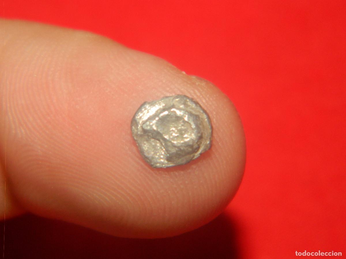 Monedas Grecia antigua: Aiolis Kyme Hemi&oacute;bolo de plata Grecia, aguila anverso, cuadro incuso reverso, Greek silver coin