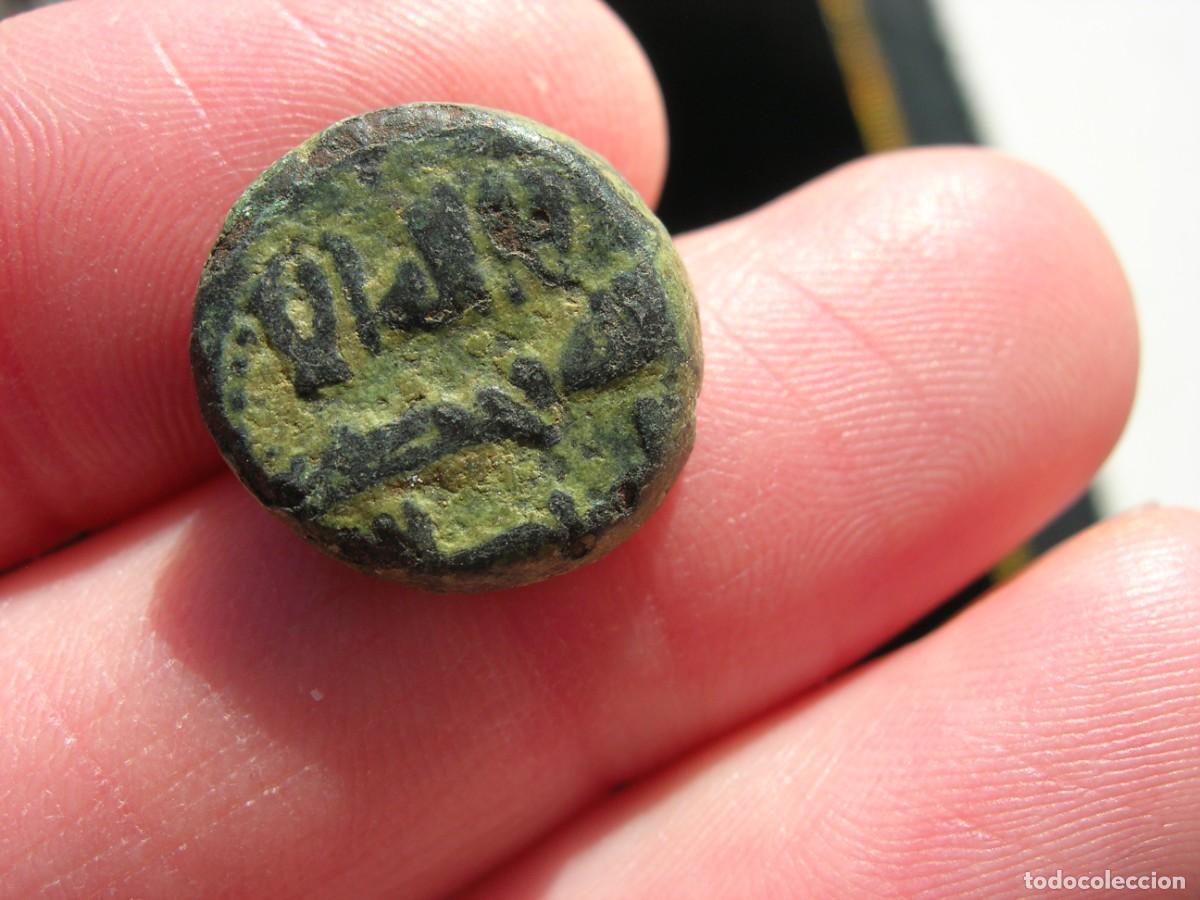 Monedas Hispano &aacute;rabes: Felus de cobre de al-Andalus. - Foto 1