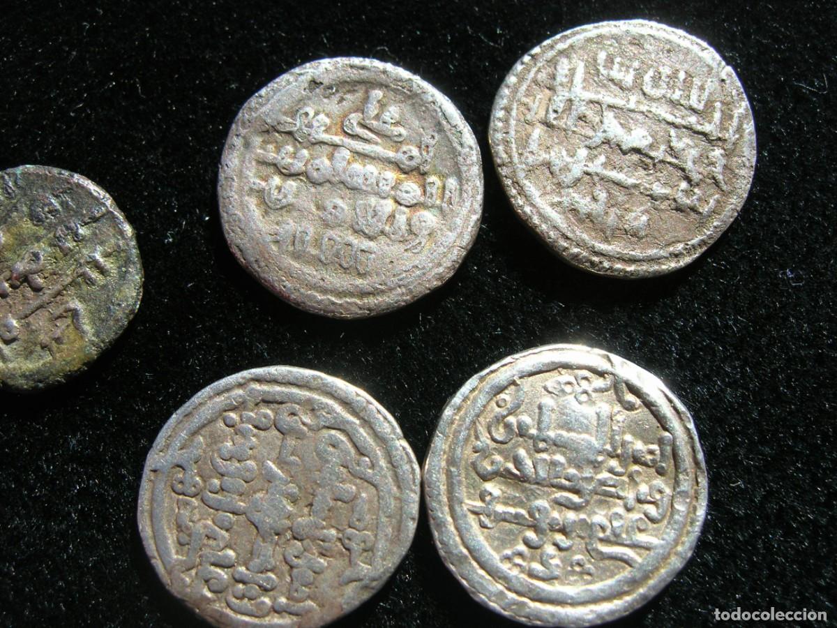 Monedas Hispano &aacute;rabes: Lote de 5 quirates almor&aacute;vides. - Foto 3