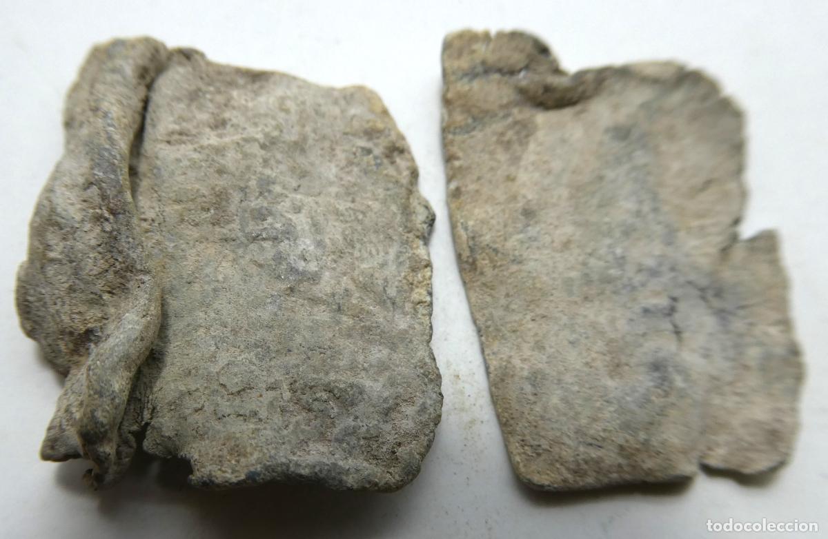 Monedas Hispano &aacute;rabes: 2 amuletos ar&aacute;bes de plomo con letras - Foto 1