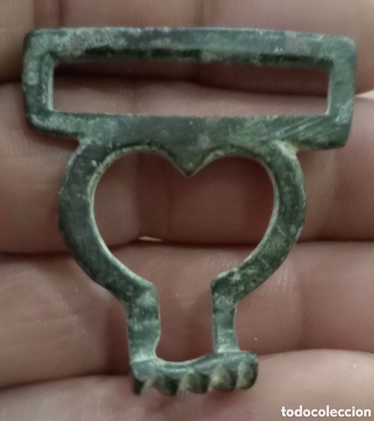 Monedas Hispano &aacute;rabes: Hebilla hispano &aacute;rabe coraz&oacute;n siglo XII-XIII - Foto 1