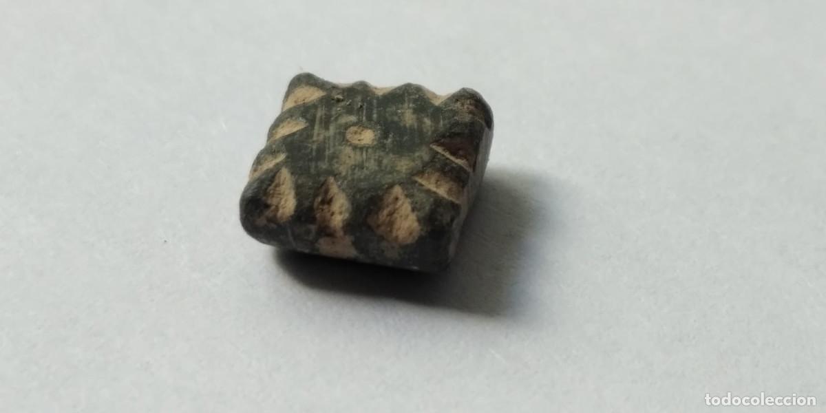 Monedas hispano &aacute;rabes: Ponderal Hispano &Aacute;rabe Andalus&iacute; Al-Andalus. Equivalente a moneda de 1 D&iacute;rham plata. Peso 2-3 gramos