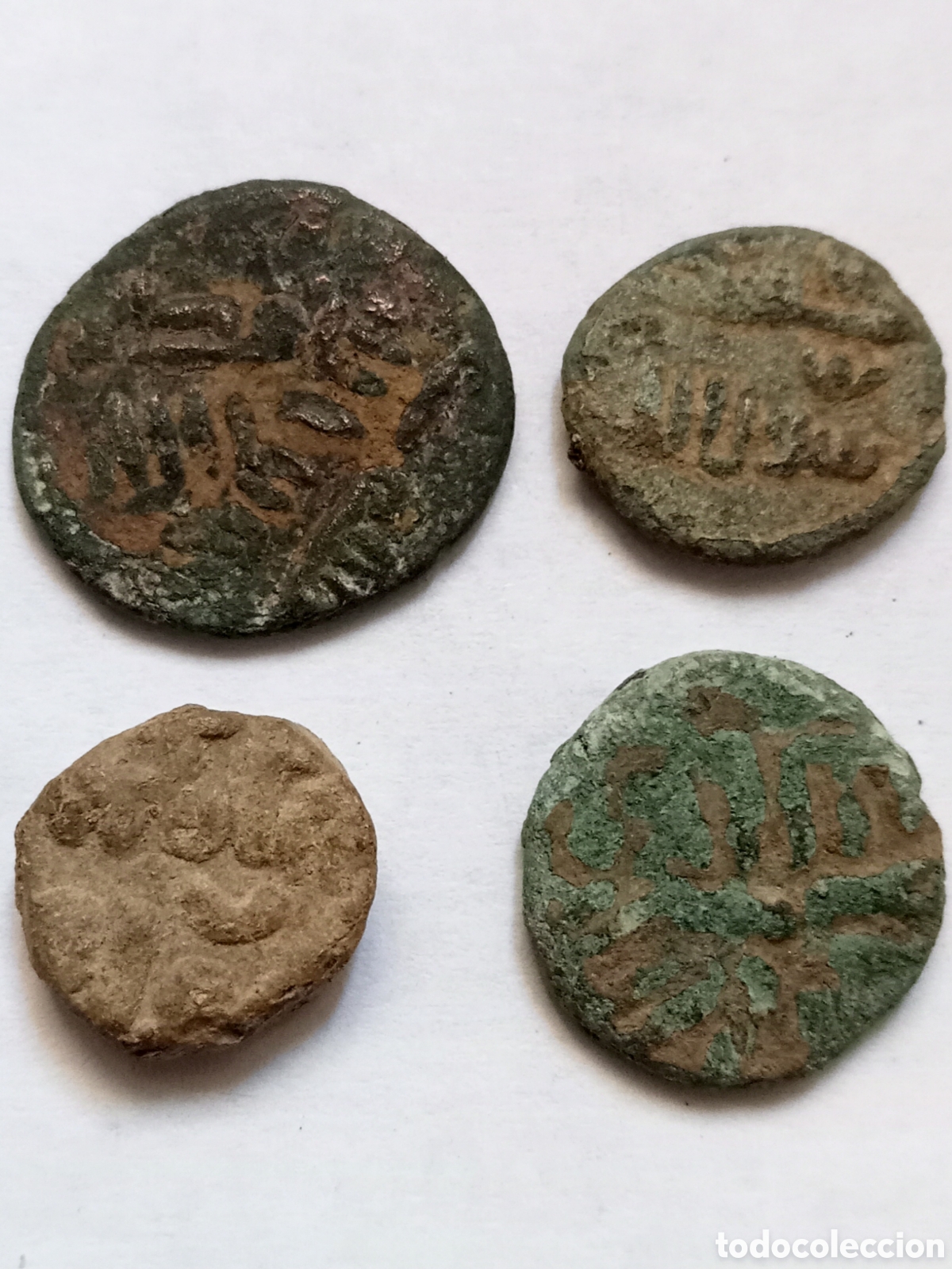 Monedas hispano &aacute;rabes: 4 FELUS HISPANO ARABES - SIGLOS VIII-X - AL- ANDALUS