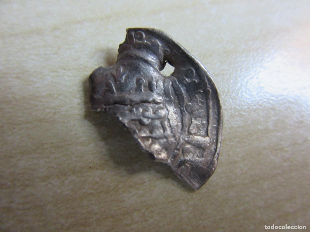 Monedas Hispano &aacute;rabes: Fracci&oacute;n de Dirham de plata Andalus&iacute; Medidas 2,1 cm