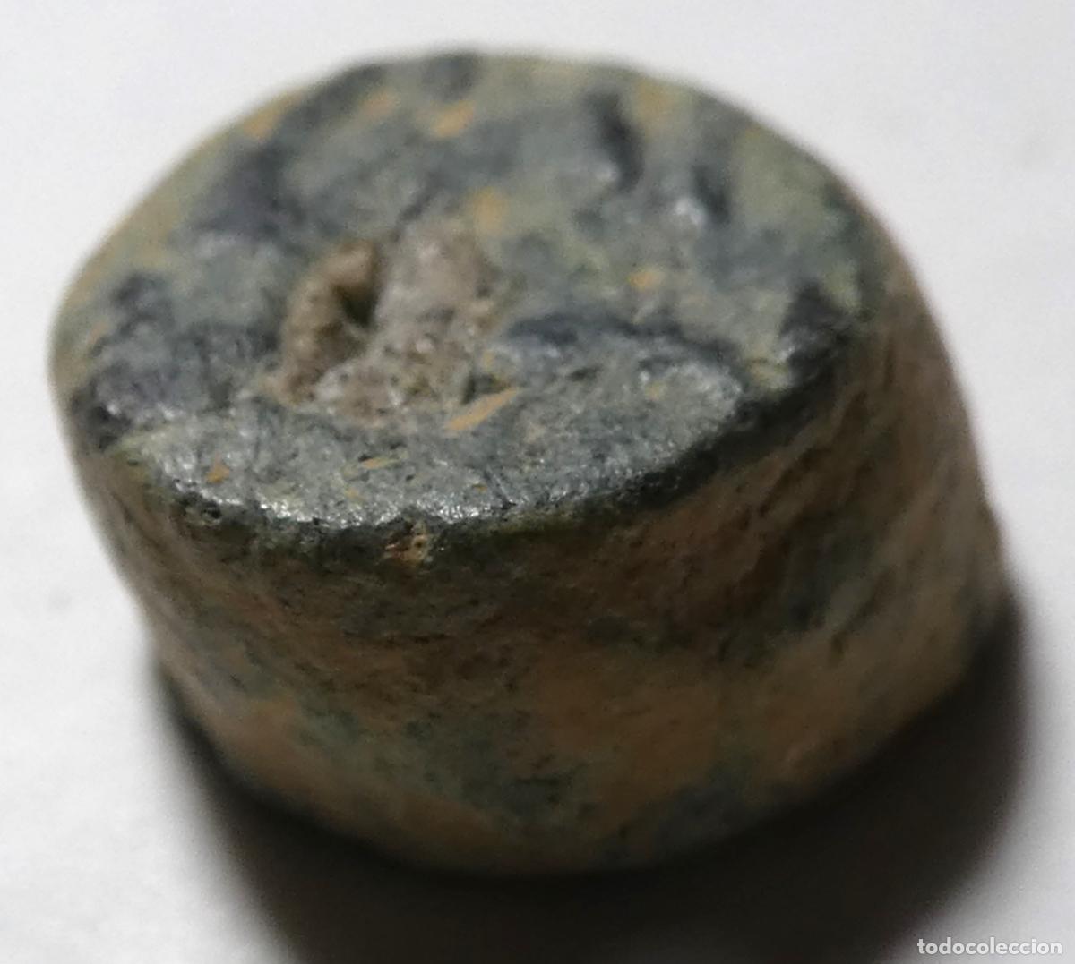 Monedas Hispano &aacute;rabes: Ponderal a identificar ,pesa 2,80 gr. - Foto 2